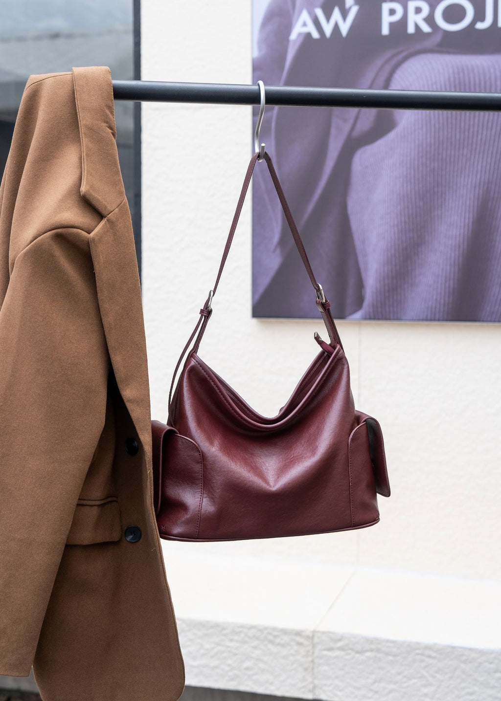 Laid-back Commuter-friendly Tote Bag