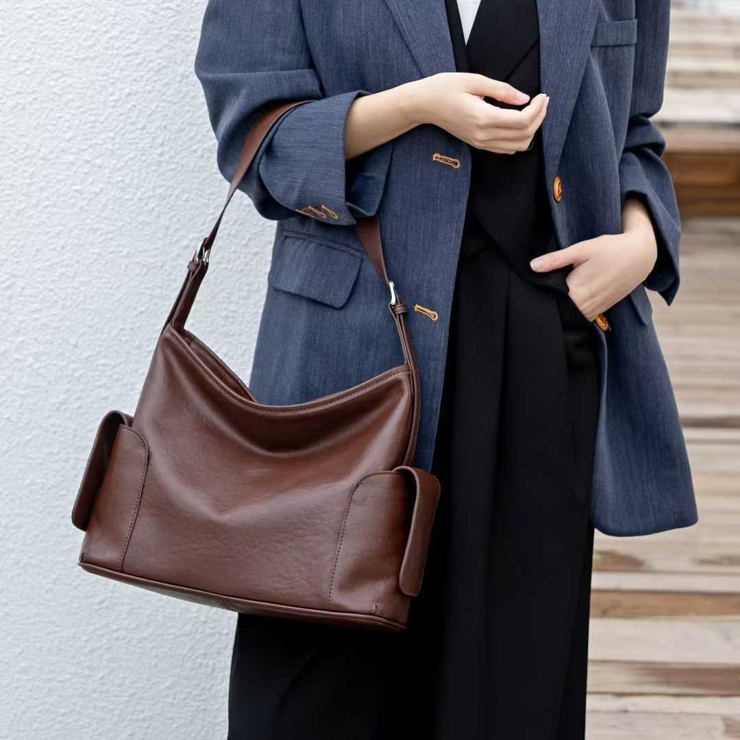 Laid-back Commuter-friendly Tote Bag