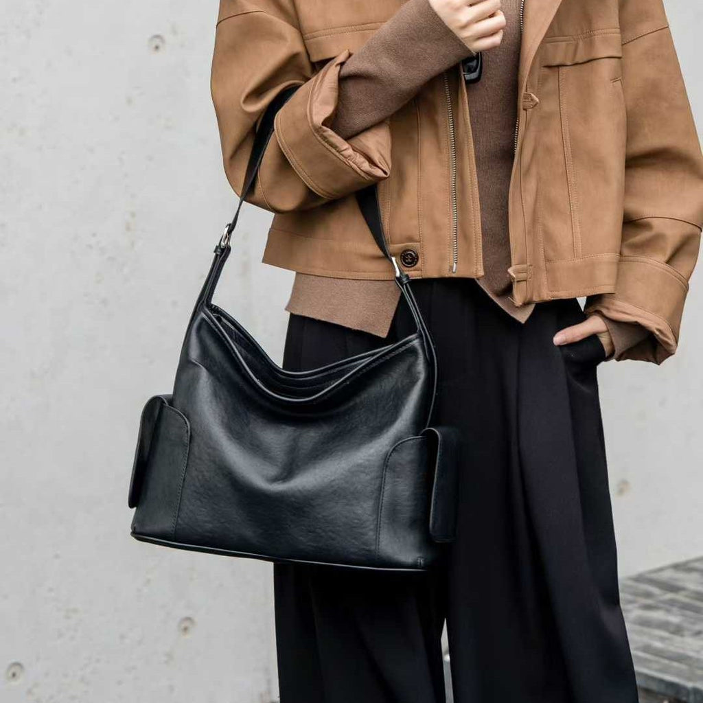 Laid-back Commuter-friendly Tote Bag